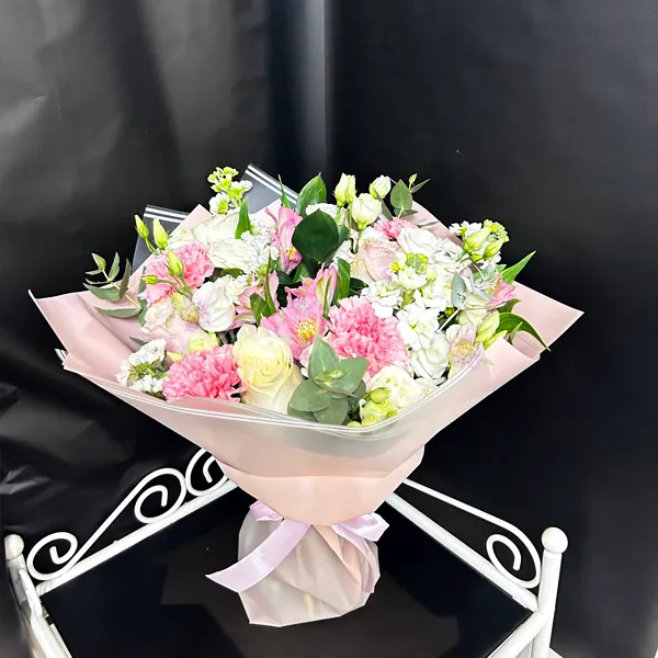 Букет цветов "Льюиз"
